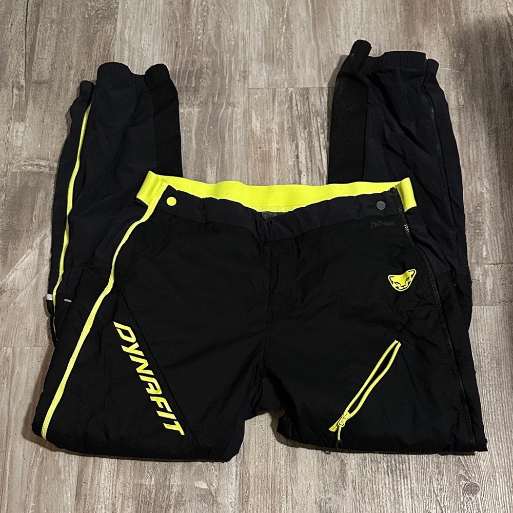 Dynafit Men's Black and Yellow Joggers